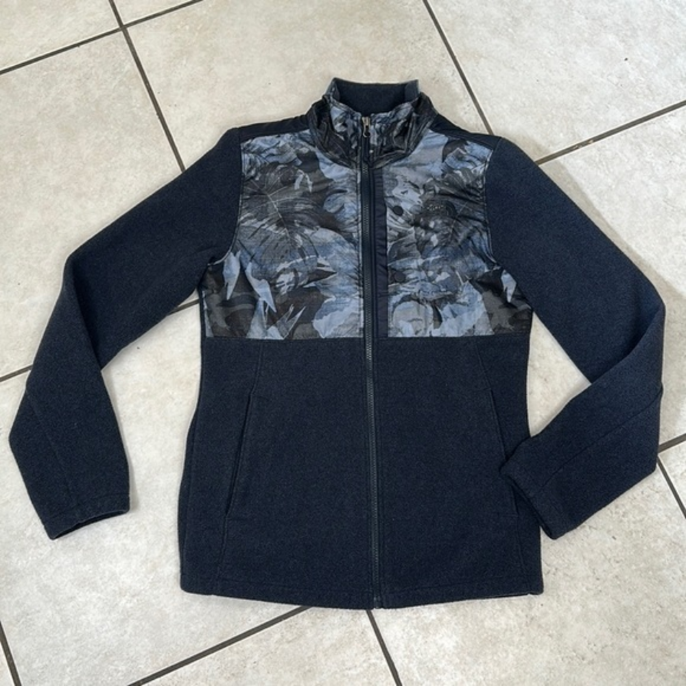 Women’s The North Face Floral Camo Fleece Jacket with snap front pocket‎